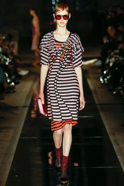 Look 17